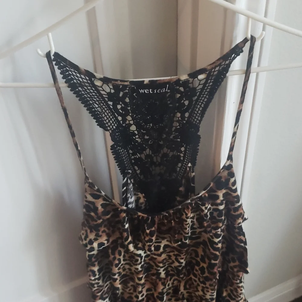 Top - Picture 2 of 3